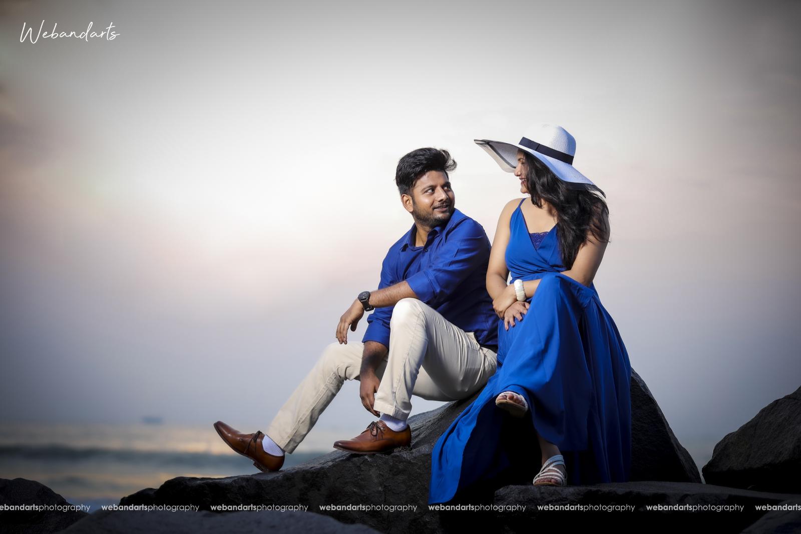 best_couple_outdoor_photoshoot_with_blue_frock_beach-1149