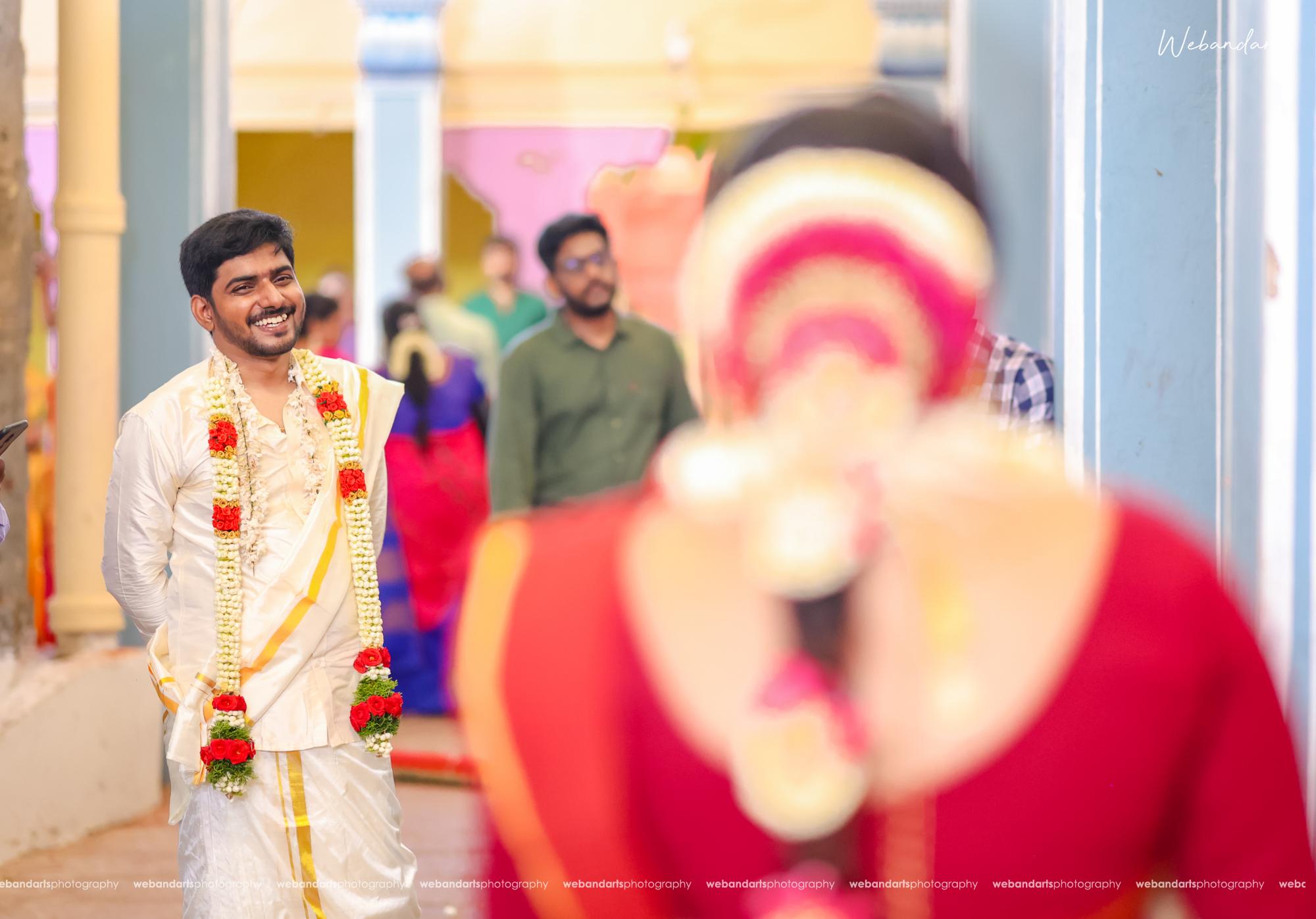 Couple photo shoot at Thirukadaiyur temple Pondicherry wedding photographers