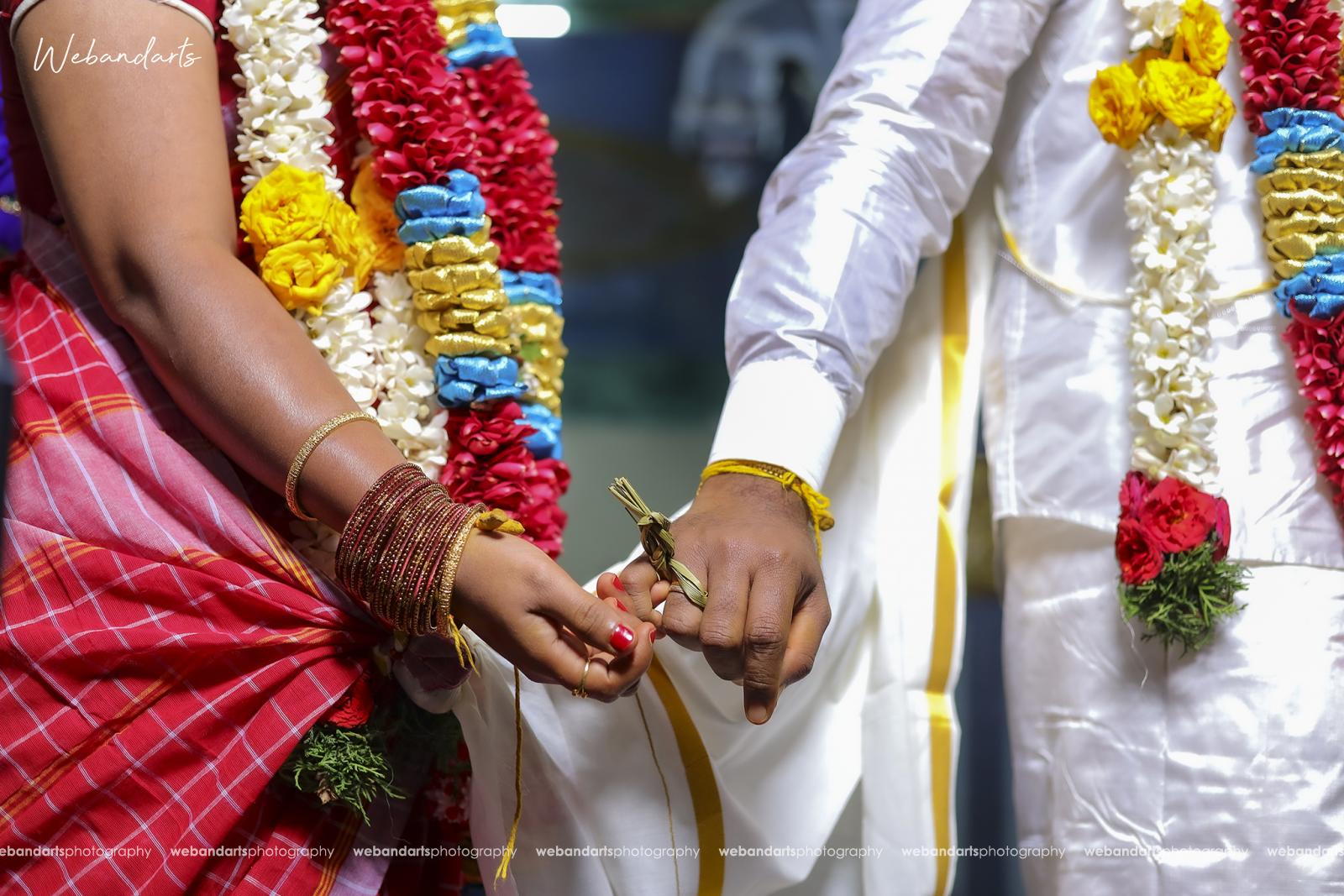 wedding_photography_couple-hands-together-tamil-1118